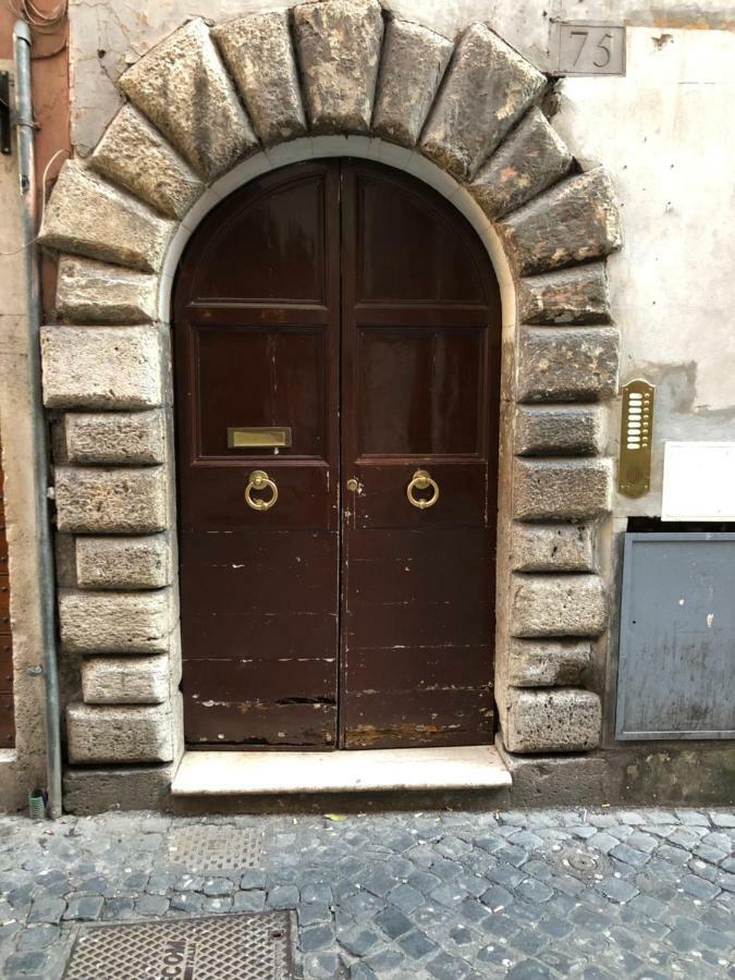 Leonina 75 Holidays Rome Exterior photo